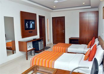 Dwarka Palace Samalkha Extérieur photo
