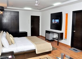 Dwarka Palace Samalkha Extérieur photo